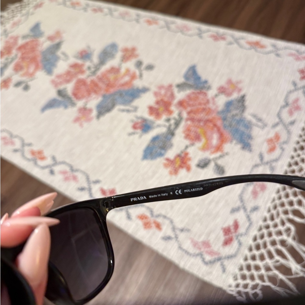 PRADA SUNGLASSES - Picture 3 of 4